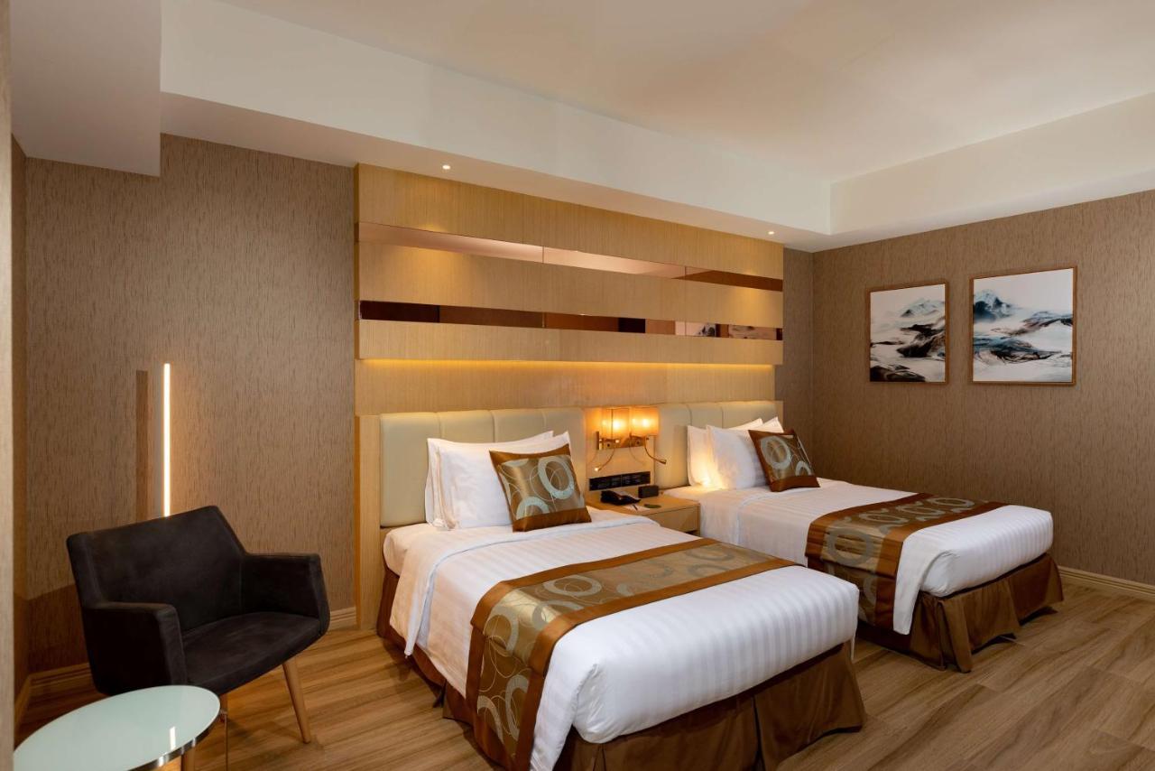 Best Western Plus Metro Clark Angeles Bagian luar foto