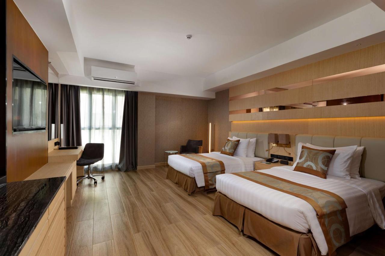 Best Western Plus Metro Clark Angeles Bagian luar foto