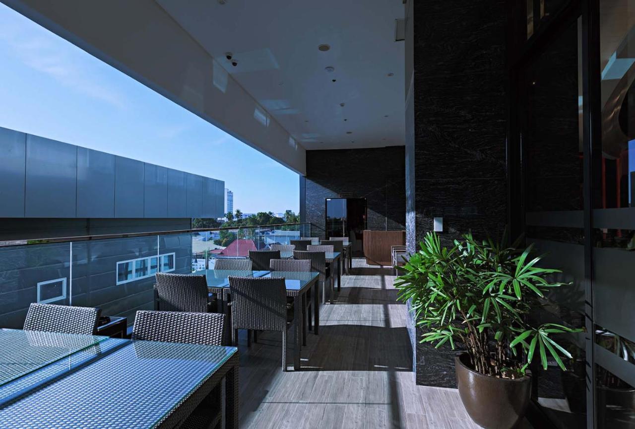 Best Western Plus Metro Clark Angeles Bagian luar foto
