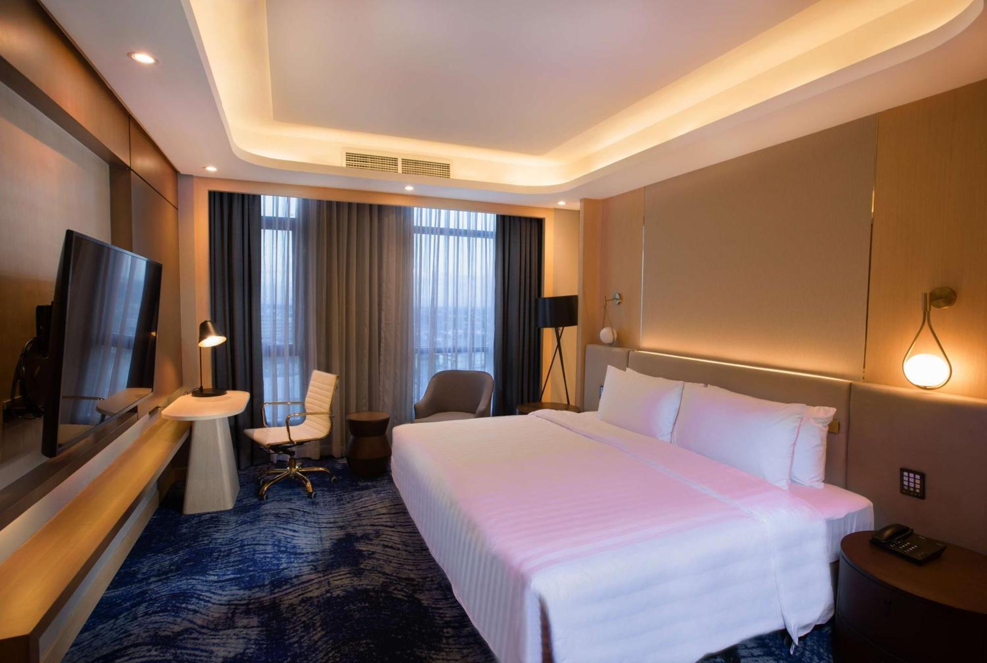 Best Western Plus Metro Clark Angeles Bagian luar foto