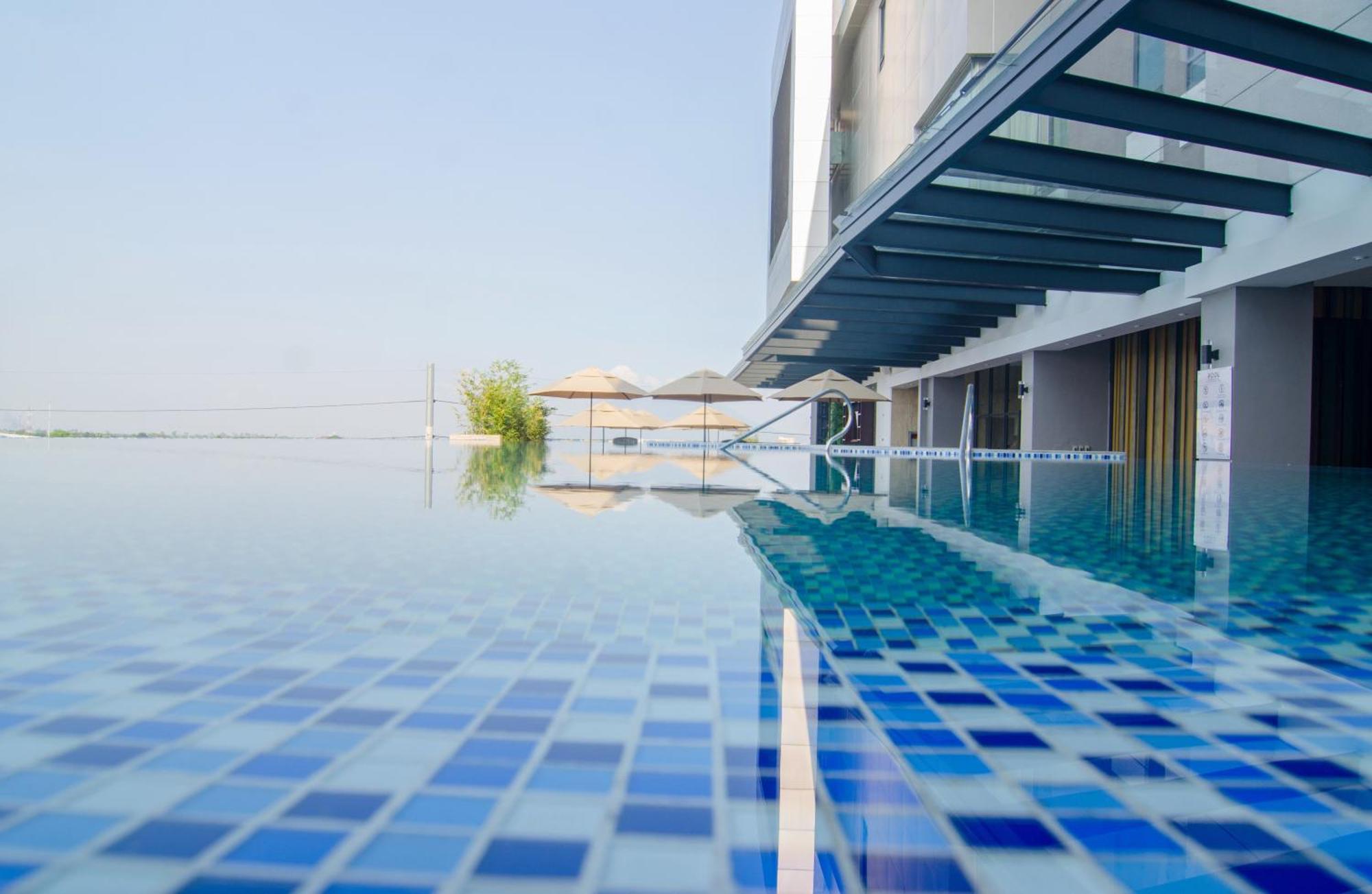 Best Western Plus Metro Clark Angeles Bagian luar foto