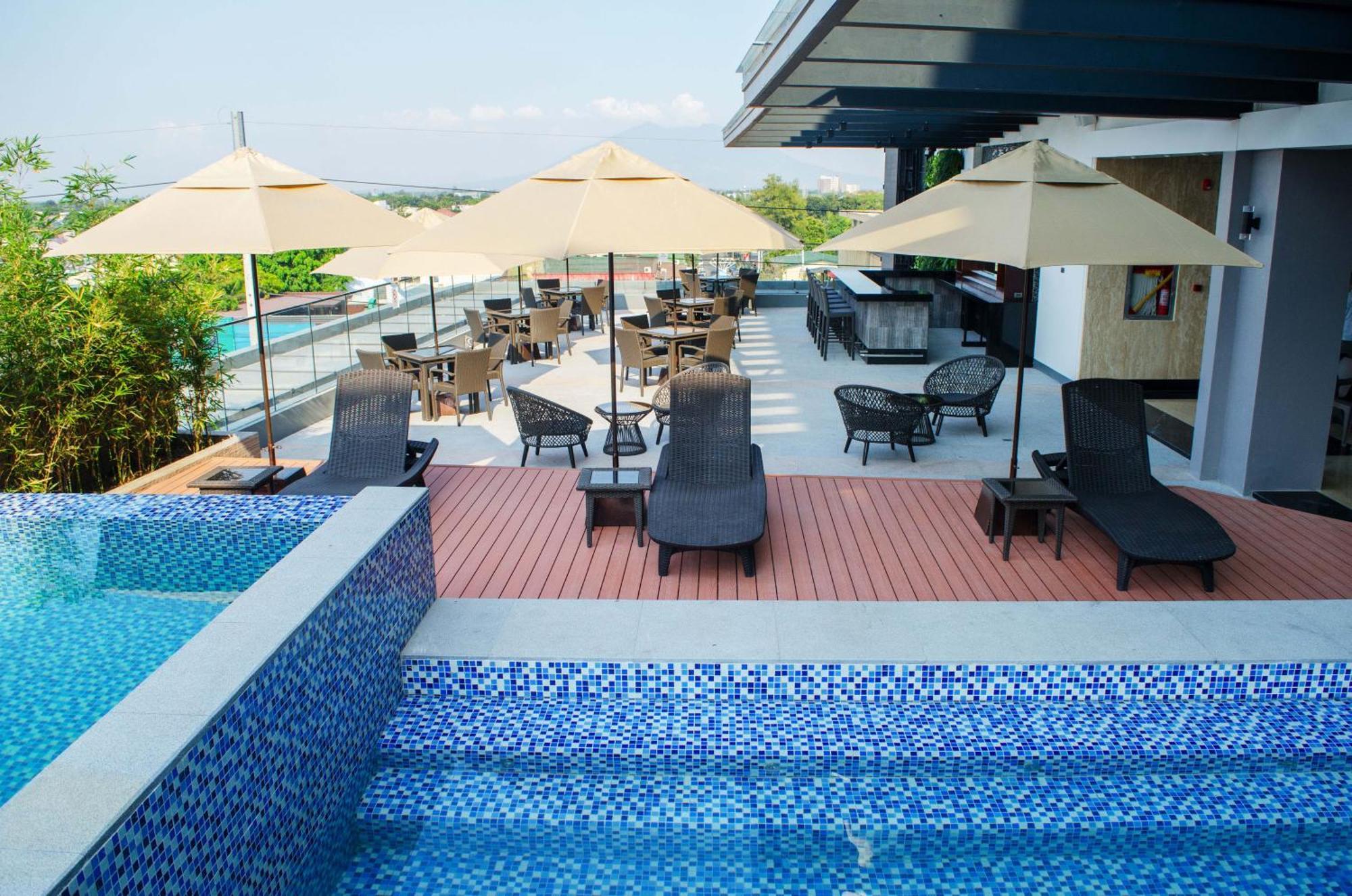 Best Western Plus Metro Clark Angeles Bagian luar foto