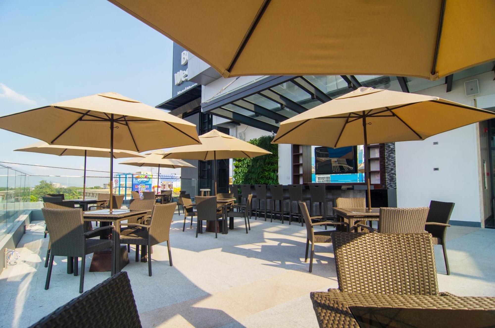 Best Western Plus Metro Clark Angeles Bagian luar foto