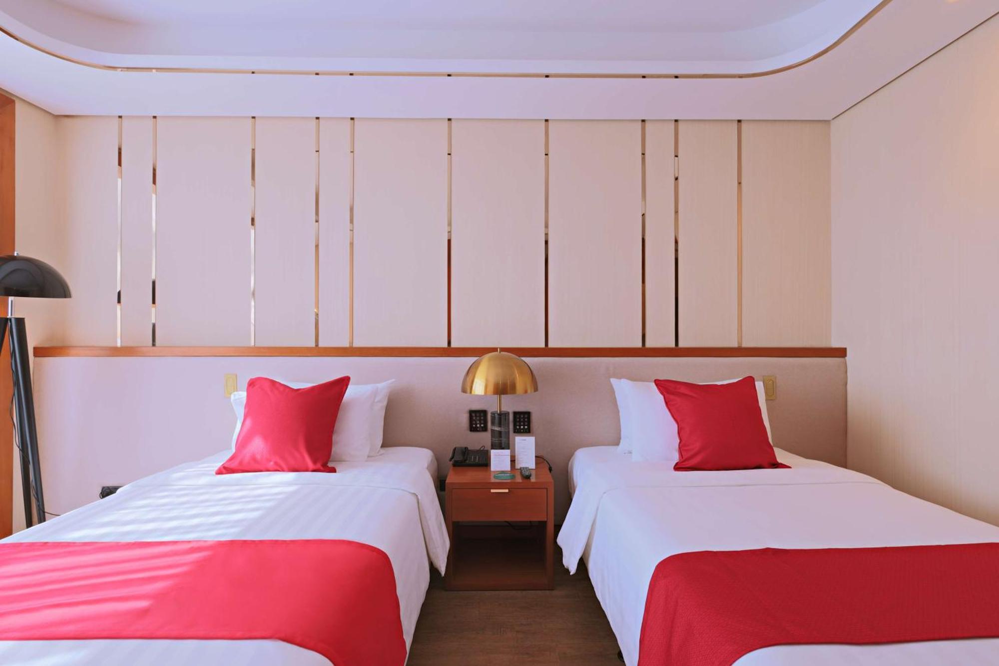 Best Western Plus Metro Clark Angeles Bagian luar foto