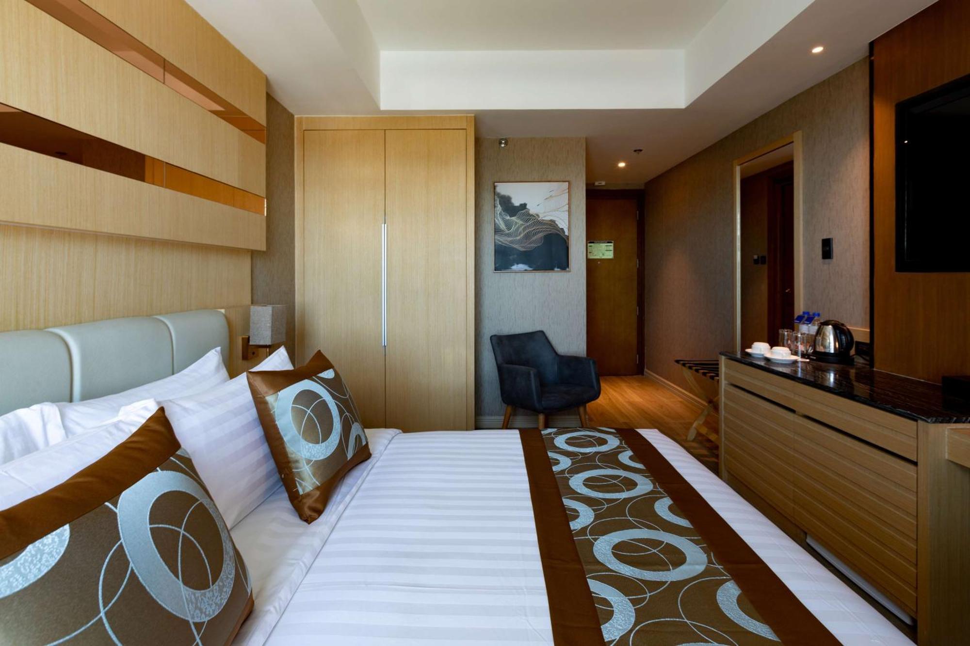 Best Western Plus Metro Clark Angeles Bagian luar foto