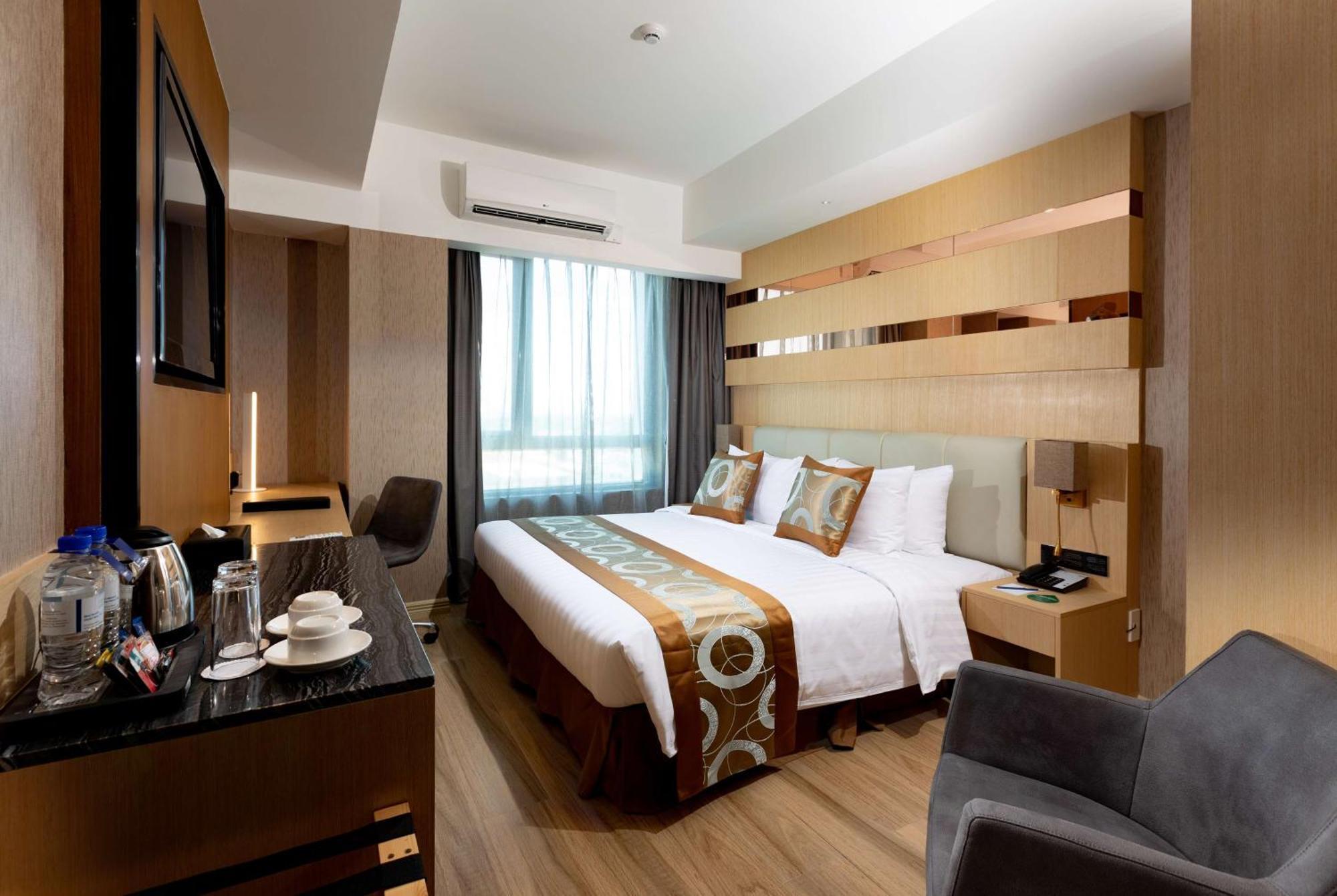 Best Western Plus Metro Clark Angeles Bagian luar foto