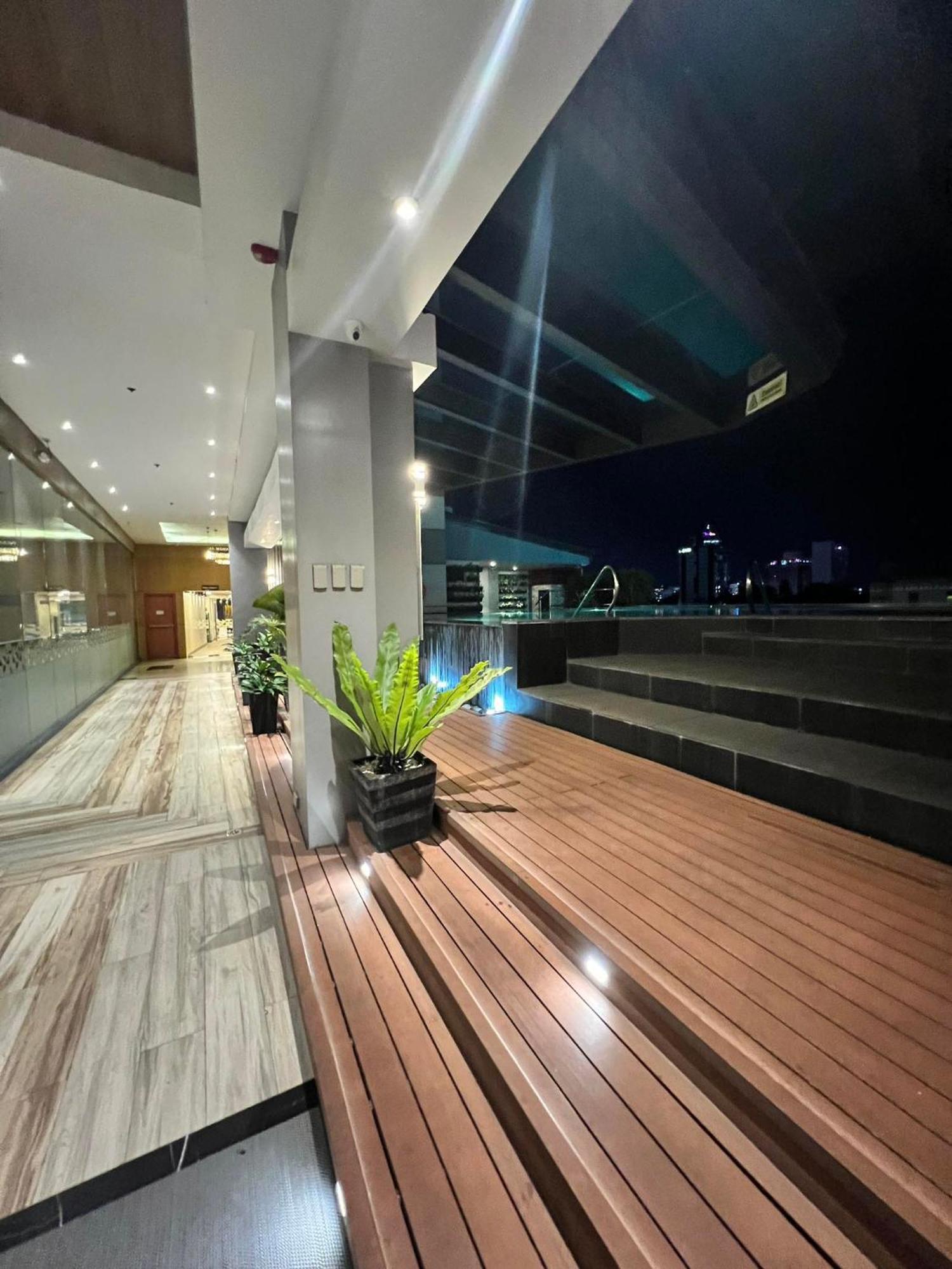 Best Western Plus Metro Clark Angeles Bagian luar foto