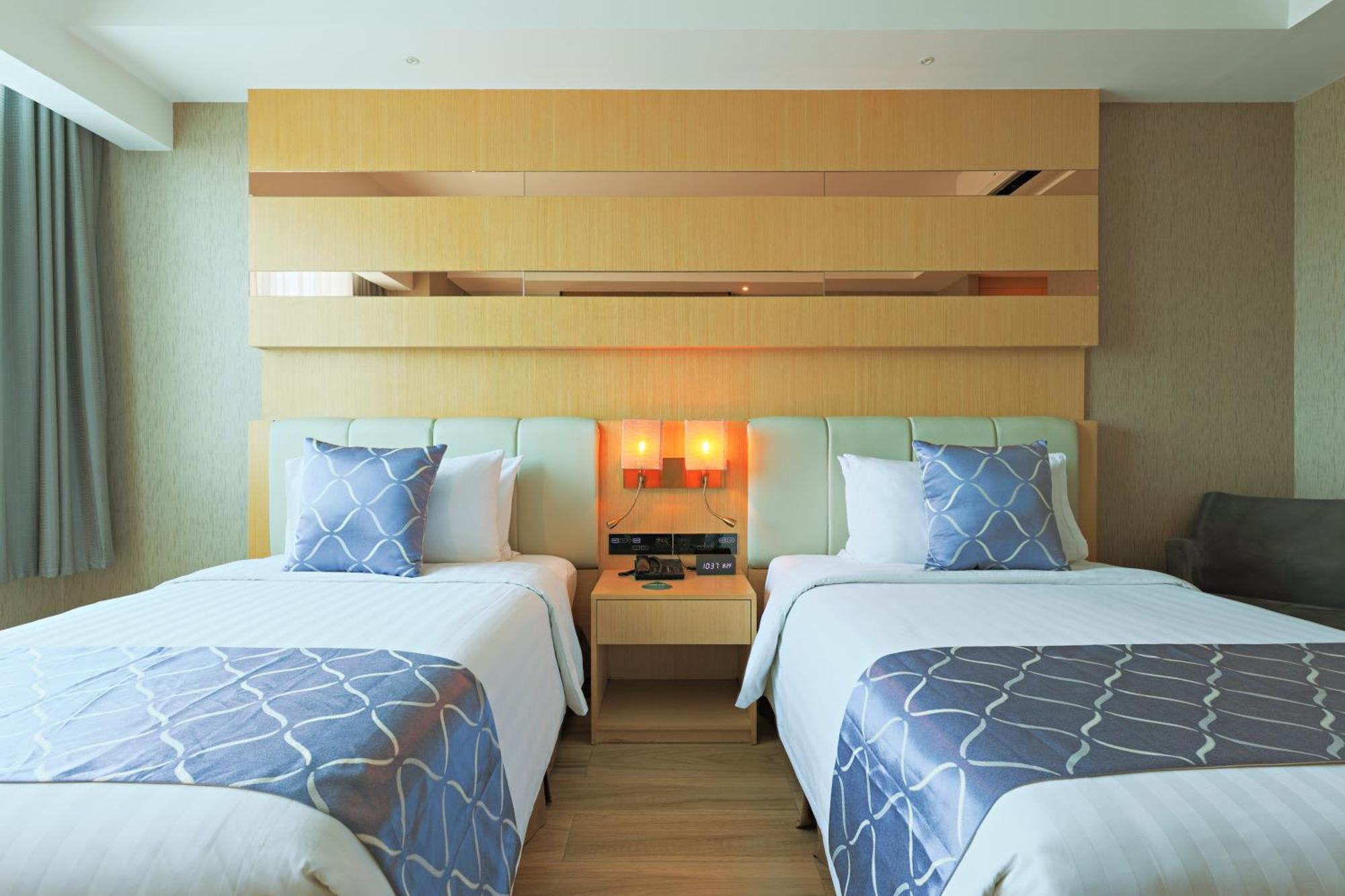 Best Western Plus Metro Clark Angeles Bagian luar foto